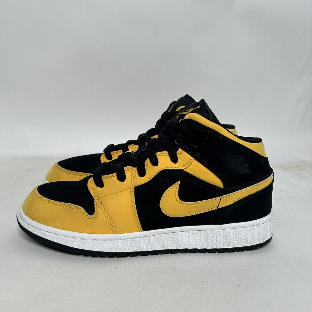 Nike Shoes Air Jordan 1 Retro Mid GS “Reverse New Love” 2024 - Picture 6 of 9
